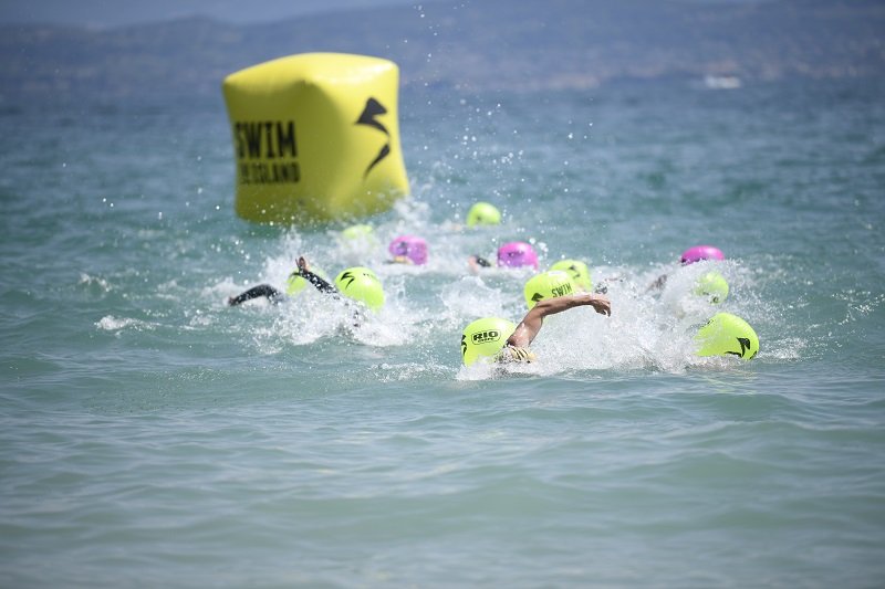 Swimtheisland Sirmione, 900 Nuotatori in gara sul Lago di Garda