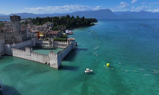 Swimtheisland Sirmione, 1200 nuotatori nelle acque libere del Lago di Garda