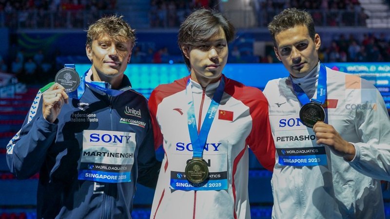 Singapore 2025 | Mondiali di Nuoto day2 recap: Martinenghi argento, Ceccon bronzo